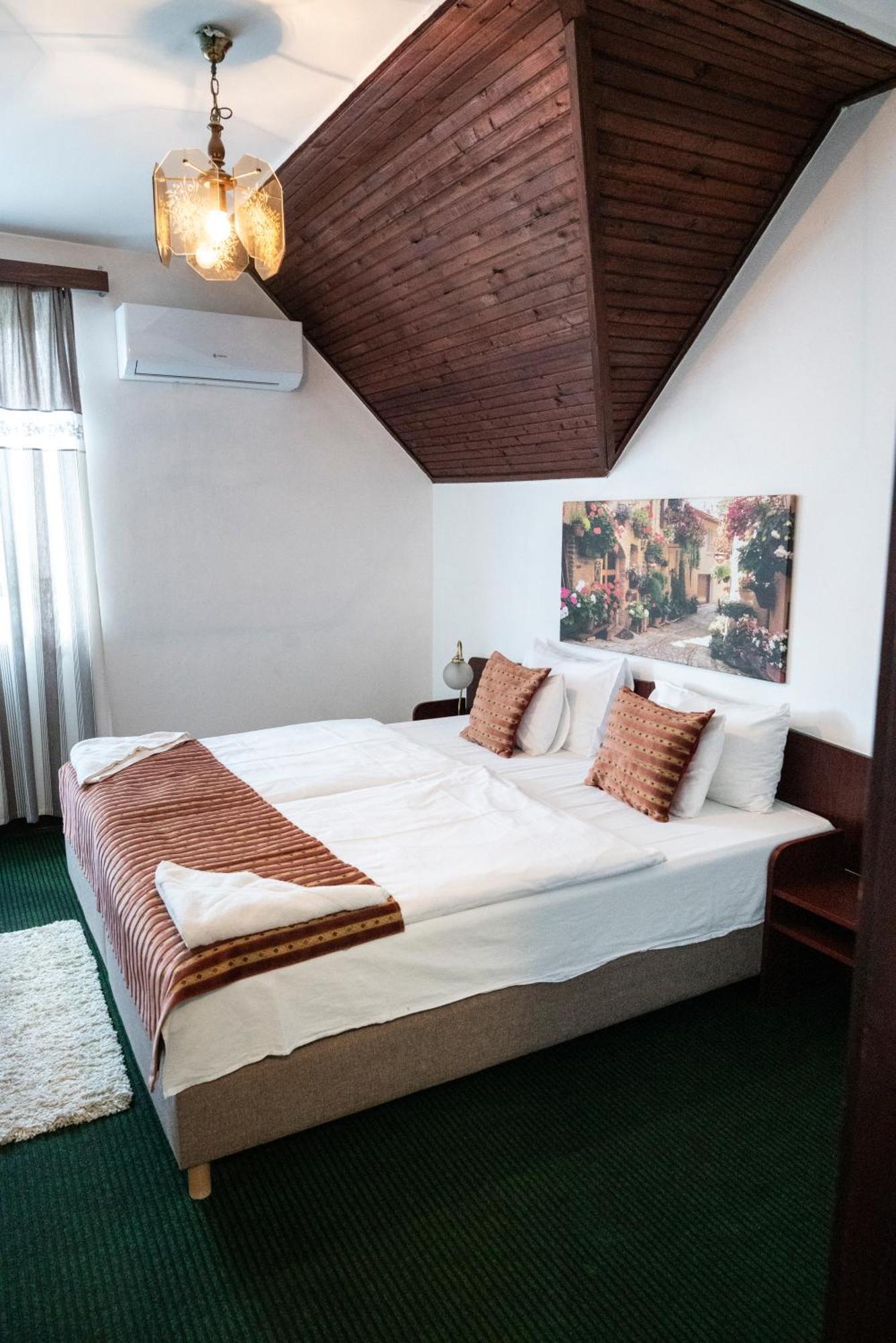 Bagoly Fogado Hotel Gyomro Ngoại thất bức ảnh
