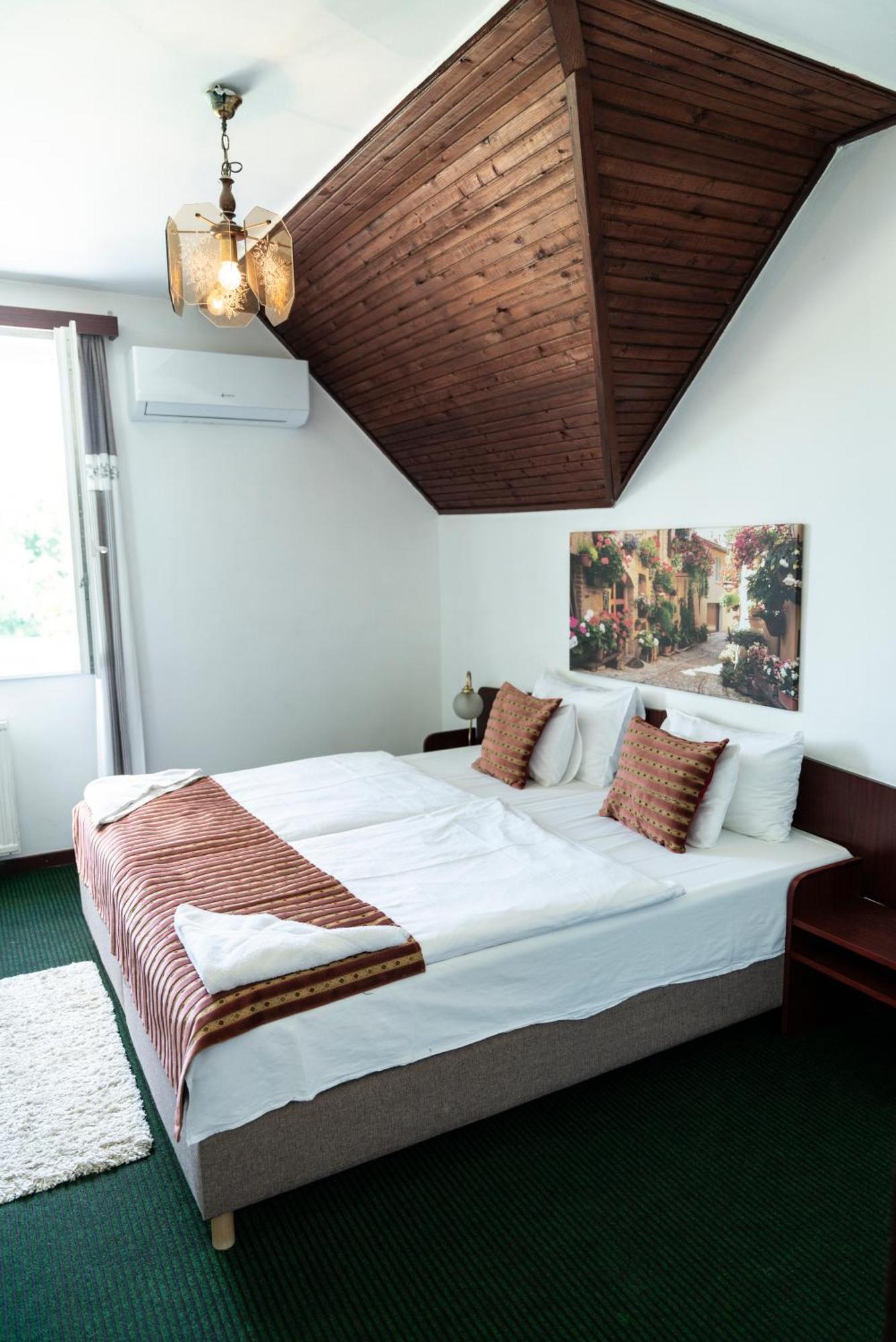Bagoly Fogado Hotel Gyomro Ngoại thất bức ảnh