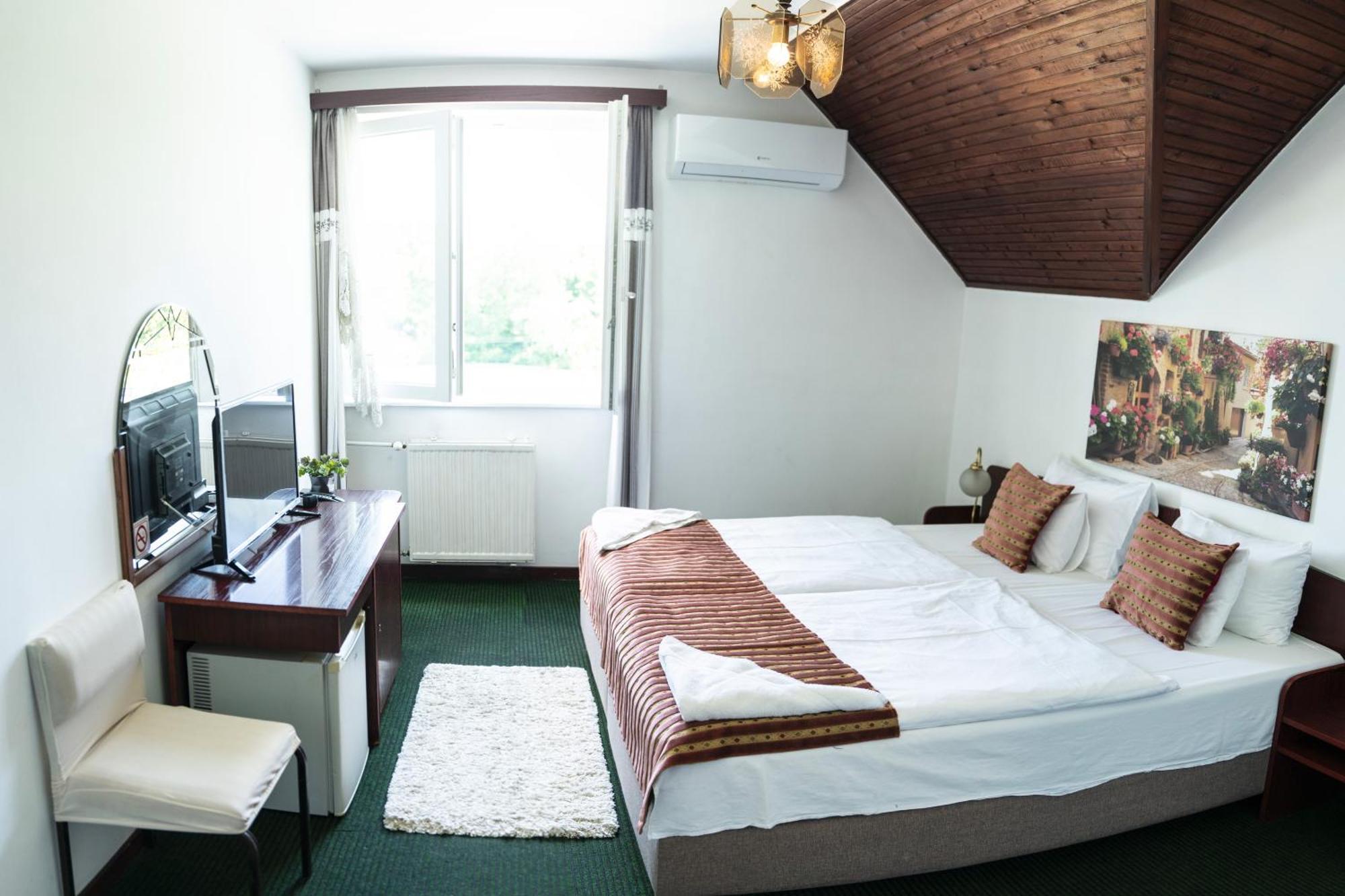 Bagoly Fogado Hotel Gyomro Ngoại thất bức ảnh